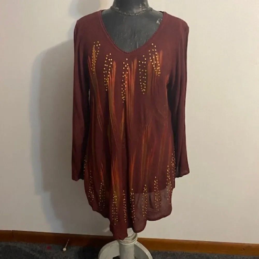 Greater Good Burgundy/Gold embellished tunic, size L/XL